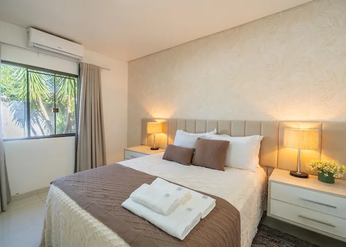 Casa de Campo Mimosa Flor- 4quartos, 3banheiros, 15 minutos das Cataratas e Aeroporto, piscina, churrasqueira, bilhar, espaço ao ar livre privativo, calmo e tranquilo